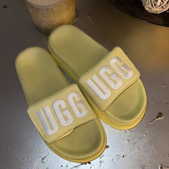 UGG slides! - Picture 4 of 7